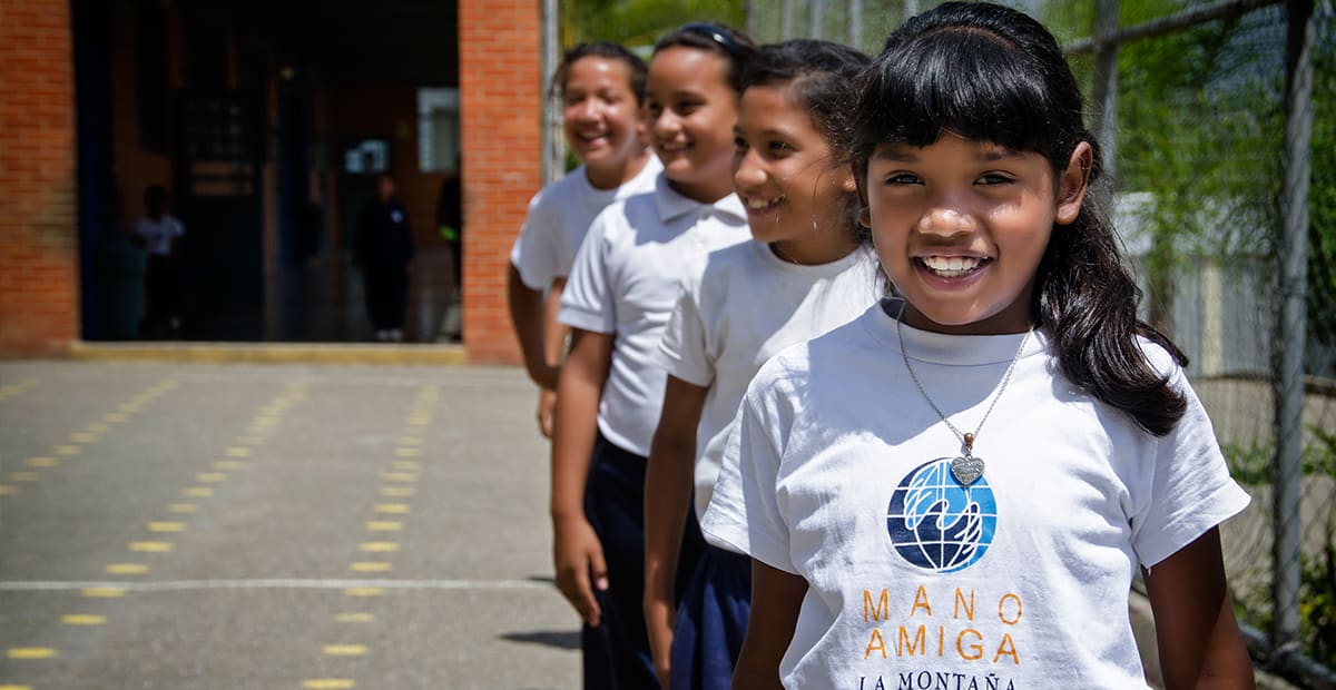 Estudiantes en la escuela de Mano Amiga Venezuela